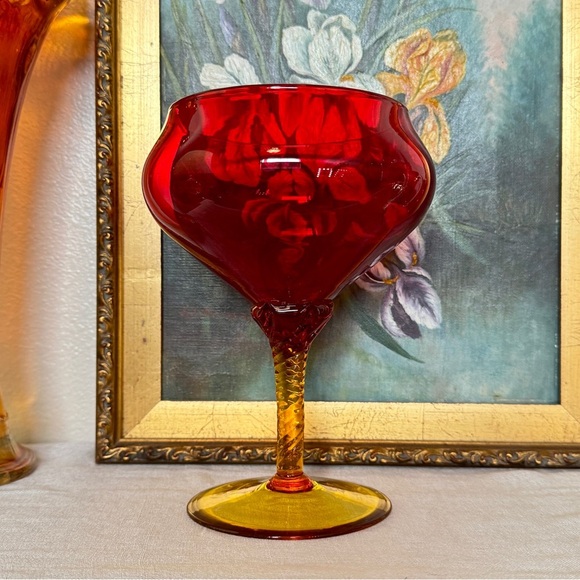 Empoli Amberina Twisted Stem Footed Goblet Vase - Picture 3 of 15